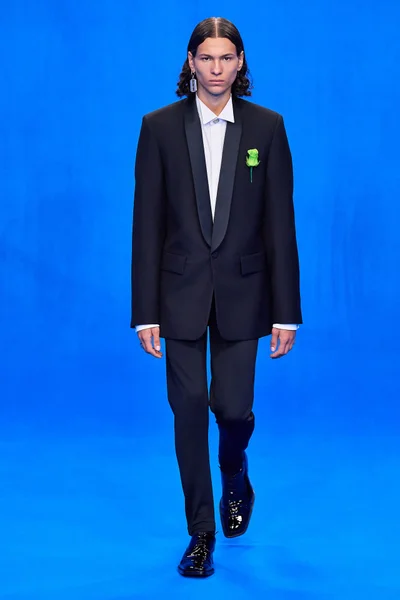 Look 80